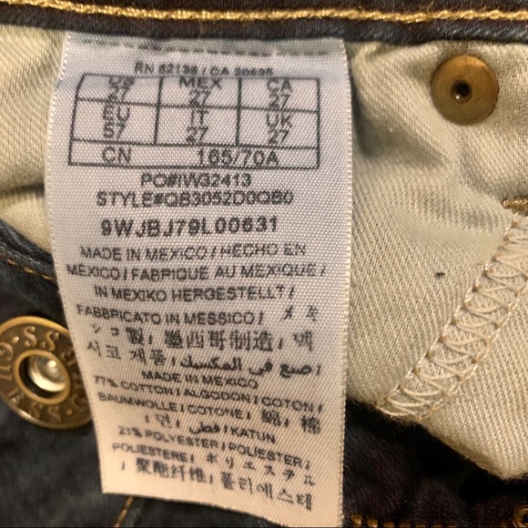 🚨SOLD🚨Guess Medium Rise Jeans - Picture 7 of 7